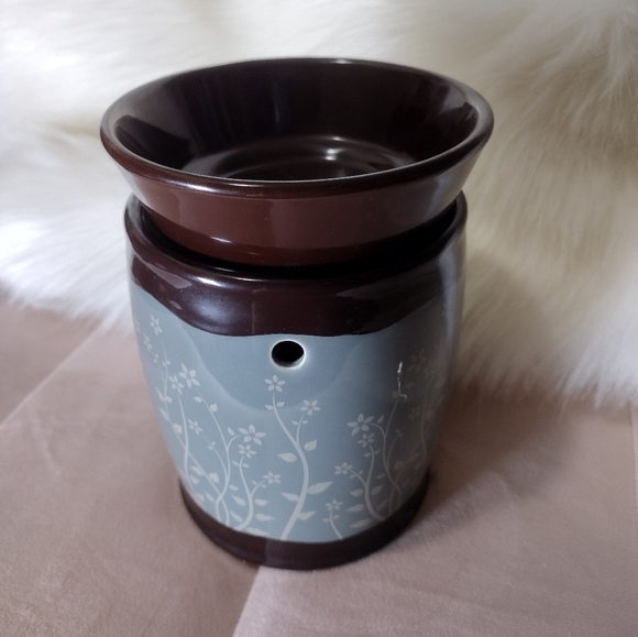 Scentsy Pembrook Wax Warmer - Picture 4 of 14
